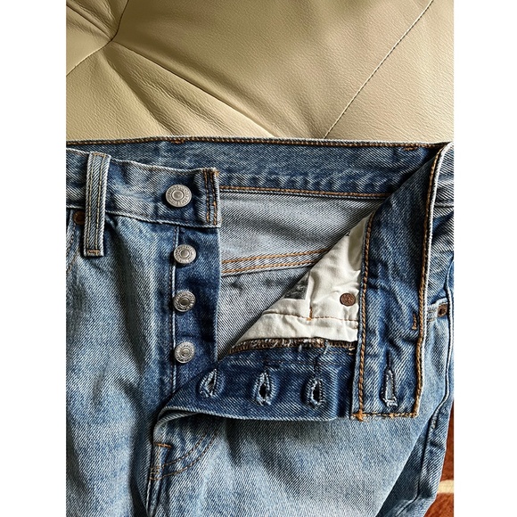 Levi's 501 Skinny Jeans - Light Wash - Size 28 - Picture 3 of 4